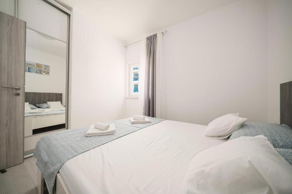 Apartments Dobrenic Vodice Dış mekan fotoğraf